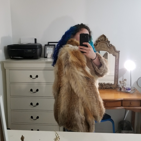 Wilsons Natural Red Fox Fur - Picture 12 of 16